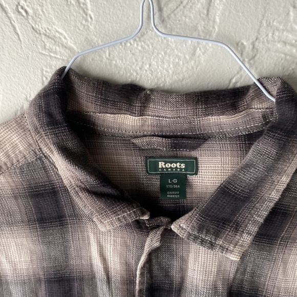 Roots lumberjack shirt, size large. Taupe and grey checks. - Picture 3 of 6